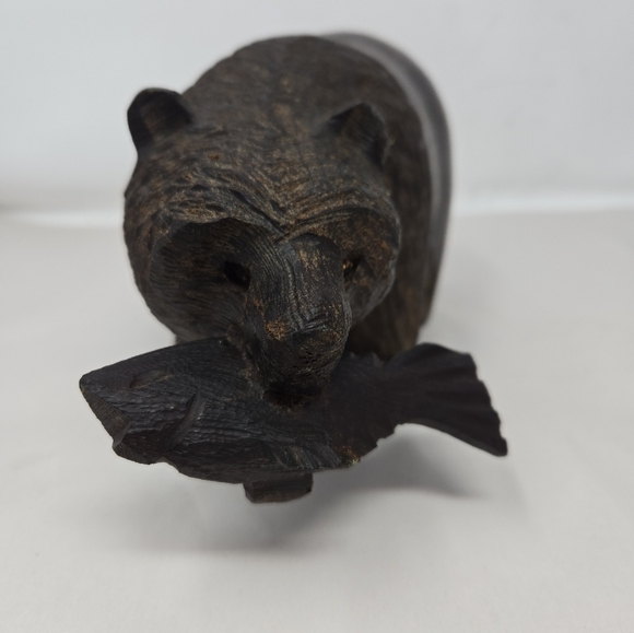 Wood Wilderness Carved Bear Catching A Fish In Mouth  Rich Brown Color Heavy - Picture 4 of 14